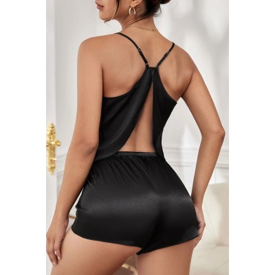 Kadın Siyah Asimetrik Sırt Dekolte Detaylı Şık Şortlu Gecelik Takım Kadın Siyah Asimetrik Sırt Dekolte Detaylı Şık Şortlu Gecelik Takım