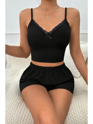 Kadın Siyah Alt ve Üst Dantel Detaylı Fiyonklu Şortlu Gecelik Takımı Kadın Siyah Alt ve Üst Dantel Detaylı Fiyonklu Şortlu Gecelik Takımı