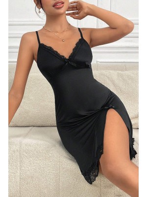 Kadın Siyah Dantelli Fiyonklu ve Yırtmaçlı Şık Gecelik Kadın Siyah Dantelli Fiyonklu ve Yırtmaçlı Şık Gecelik