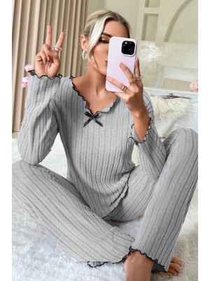 Kadın Gri Çizgili Uzun Kollu Fiyonk Detaylı Pijama Takımı Rahat Mevsimlik Kadın Gri Çizgili Uzun Kollu Fiyonk Detaylı Pijama Takımı Rahat Mevsimlik