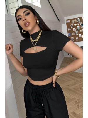 Kadın Siyah Göğüs Dekolteli Yarım Kollu Cut Out Crop Top Bluz
