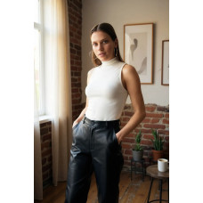 Kadın Beyaz Kolsuz Balıkçı Yaka Basic Bluz 